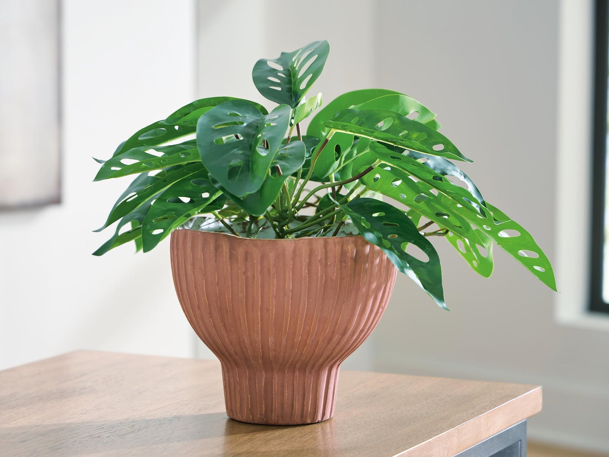 Ashley Express - Orban Vase – Furniture Depot, Inc